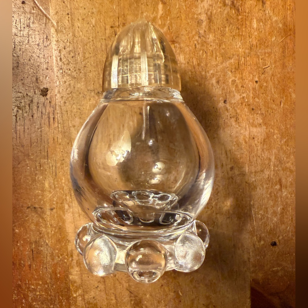 Single,vintage Imperial Glass Candlewick salt and pepper shaker.